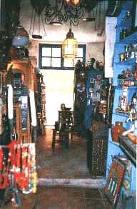 Une boutique dans la rue de la Scala